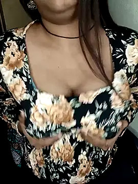 NOTY-LOVE-05 online show from October 4, 2025, 3:24 pm