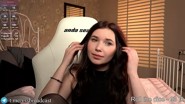 Hidden boobs online show from December 20, 2024, 4:25 pm