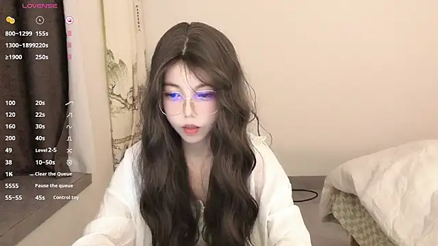 Snapshot of Yuki_111 chatting on December 6, 2024, 8:10 am Yuki 111 online show from December 6, 2024, 8:10 am