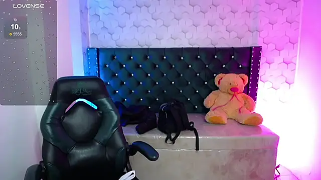 Sofi hot 4m online show from October 14, 2025, 2:28 pm