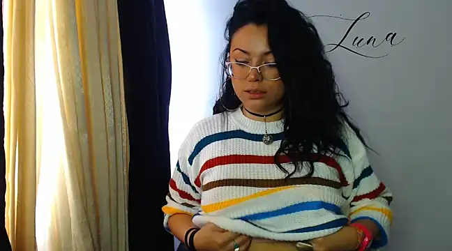 Lunavega1 online show from March 5, 2025, 4:57 pm