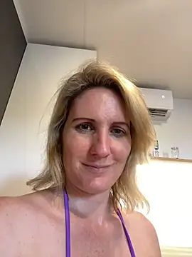 NoraNoxx online show from July 1, 2026, 3:56 pm