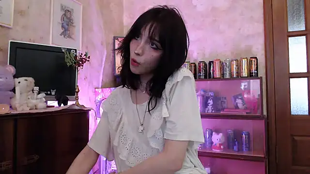 cloudgirrl online show from March 28, 2026, 11:44 am