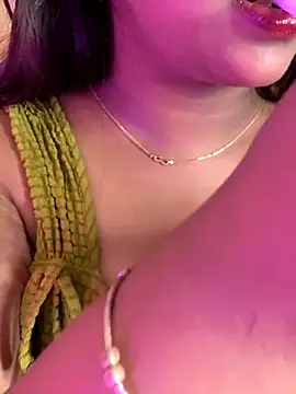 wildestcouplee online show from November 1, 2025, 9:08 pm