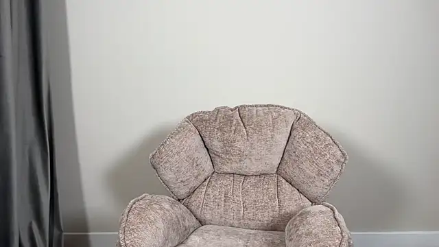 Julia RL online show from January 9, 2025, 10:41 pm