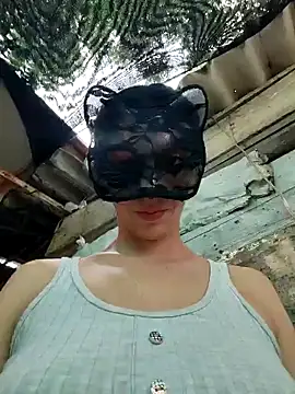 Snapshot of Estrella-Wicked chatting on December 4, 2024, 7:39 pm Estrella-Wicked online show from December 4, 2024, 7:39 pm