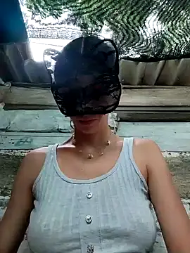 Snapshot of Estrella-Wicked chatting on December 14, 2024, 12:22 pm Estrella-Wicked online show from December 14, 2024, 12:22 pm