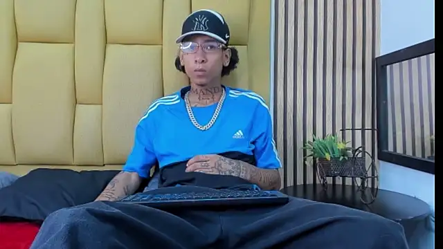 Snapshot of mikeegun chatting on January 23, 2025, 11:26 am mikeegun online show from January 23, 2025, 11:26 am