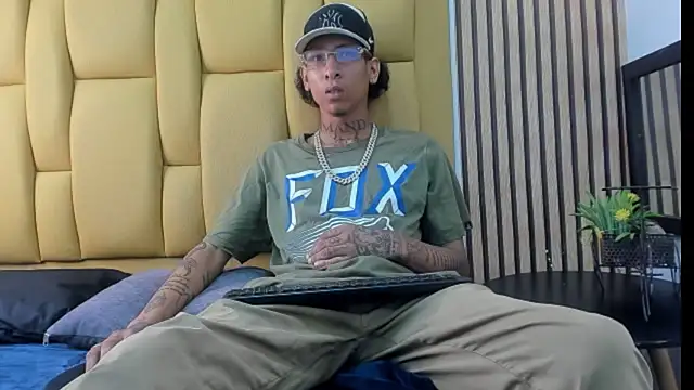 Snapshot of mikeegun chatting on January 25, 2025, 11:34 am mikeegun online show from January 25, 2025, 11:34 am