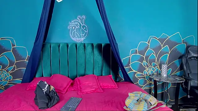 Lunamistyc online show from October 3, 2025, 7:48 pm