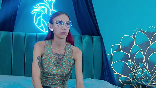 Lunamistyc online show from November 11, 2025, 7:41 pm