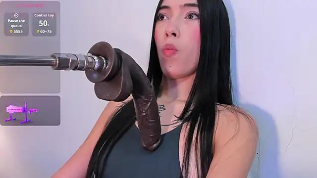 sexy mich 18 online show from April 22, 2026, 12:01 pm