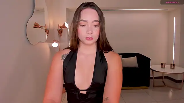 AlinaKravitz online show from May 3, 2026, 4:21 pm