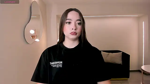 Snapshot of AlinaKravitz chatting on March 6, 2026, 11:16 am AlinaKravitz online show from March 6, 2026, 11:16 am