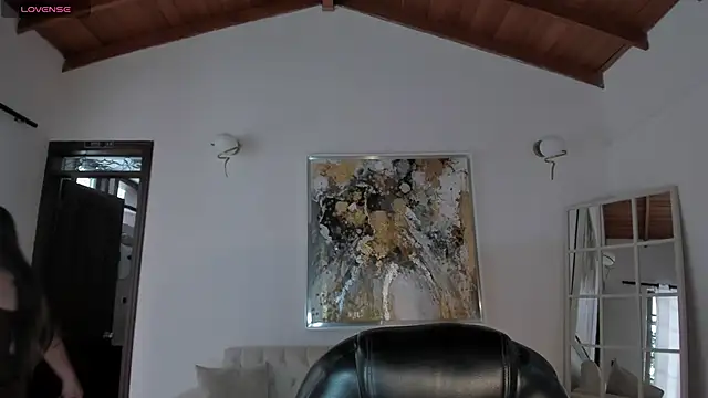 AlinaKravitz online show from April 25, 2026, 7:44 pm