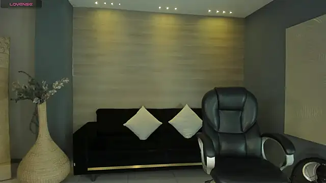 KaiaFerreira online show from October 9, 2025, 12:06 pm