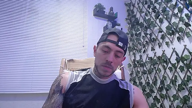 Snapshot of Jasson_kingg chatting on March 19, 2025, 1:43 am Jasson kingg online show from March 19, 2025, 1:43 am