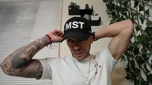 Snapshot of Jasson_kingg chatting on January 18, 2025, 12:02 am Jasson kingg online show from January 18, 2025, 12:02 am