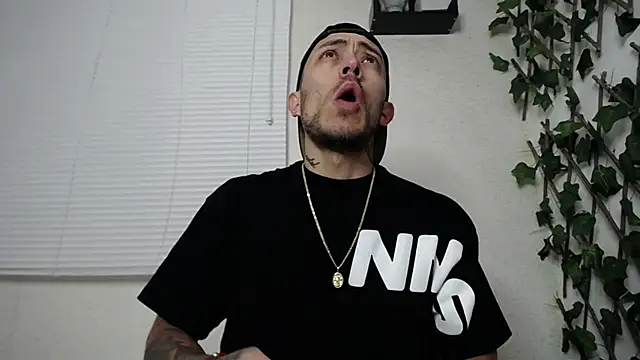 Snapshot of Jasson_kingg chatting on January 25, 2025, 2:15 am Jasson kingg online show from January 25, 2025, 2:15 am