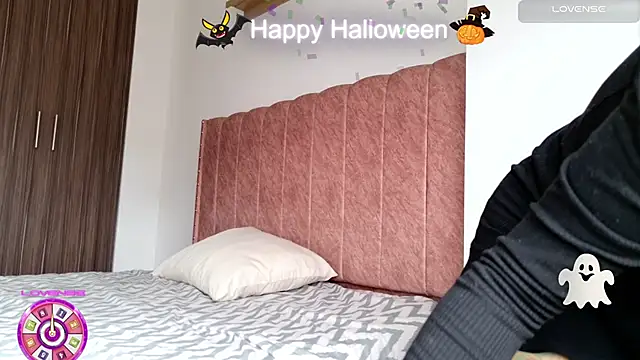 Emmy petit online show from October 28, 2025, 3:11 pm