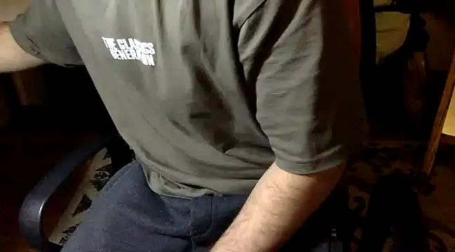 Snapshot of Leo-Cock chatting on December 5, 2024, 10:28 pm Leo-Cock online show from December 5, 2024, 10:28 pm