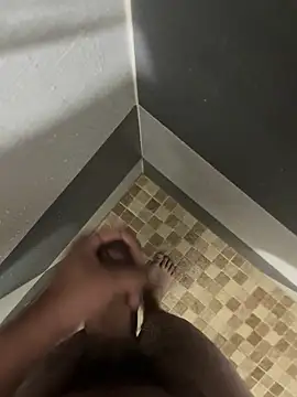 mylovetr1 online show from March 7, 2025, 4:57 am