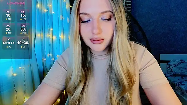 Evacadooo online show from October 10, 2025, 4:46 am