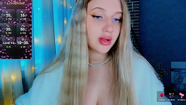 Evacadooo online show from November 14, 2025, 3:21 am