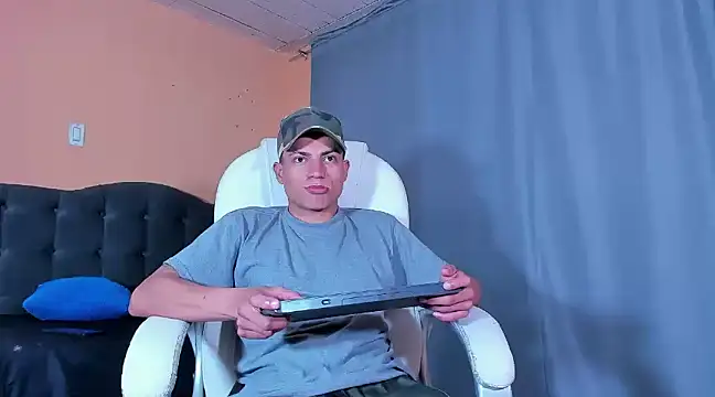 Andres thompson22 online show from January 7, 2025, 10:52 pm