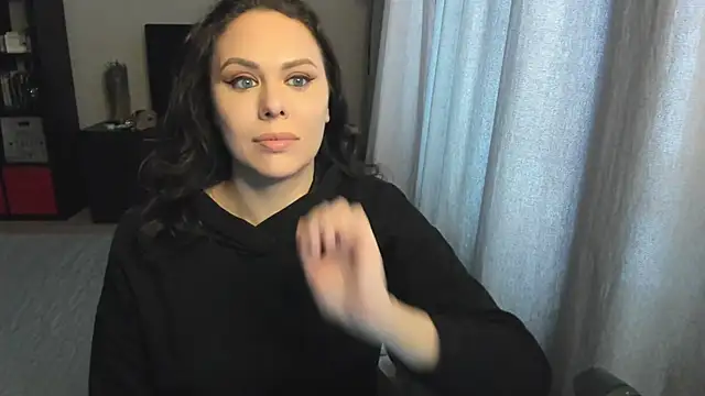 MollyCheiz online show from October 21, 2025, 10:58 am