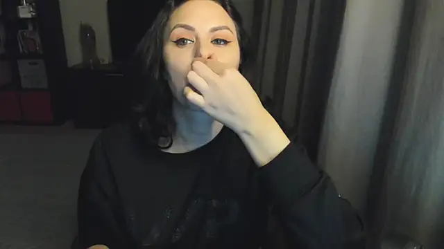 MollyCheiz online show from September 18, 2025, 10:13 pm