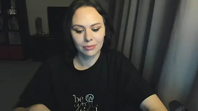 MollyCheiz online show from September 25, 2025, 10:49 pm