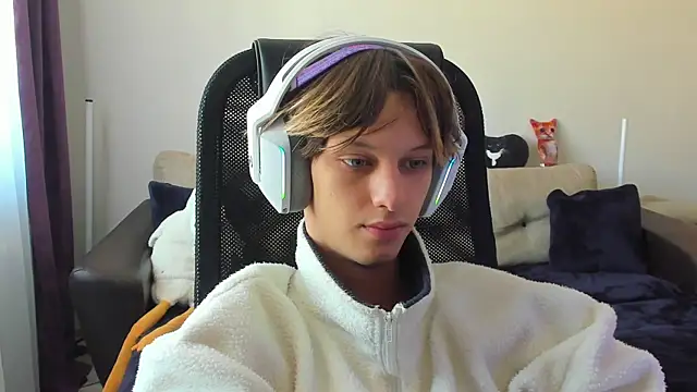 Ostin meow online show from September 15, 2025, 3:51 am