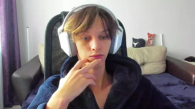 Ostin meow online show from October 22, 2025, 6:35 am