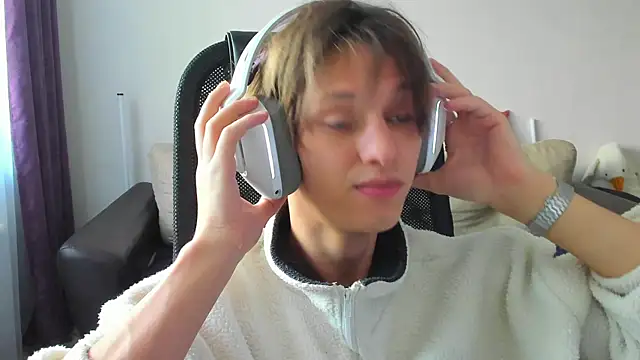 Ostin meow online show from October 3, 2025, 8:16 am