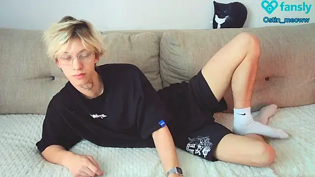 Ostin meow online show from February 25, 2025, 8:14 am