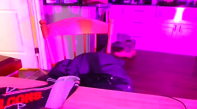 rickyslick123 online show from December 15, 2024, 9:03 am