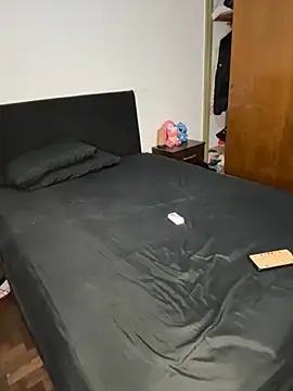 Macadiez10 online show from November 21, 2025, 4:44 am