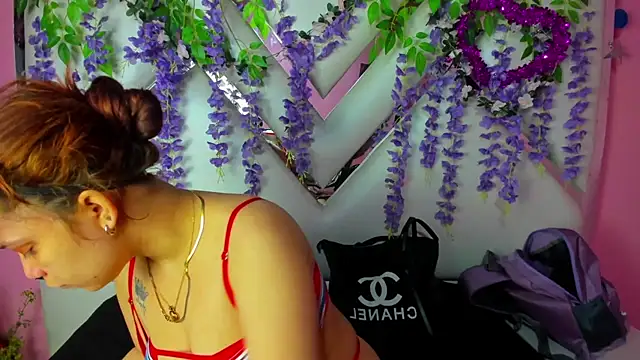 MelanyCarter18 online show from October 14, 2025, 1:23 pm