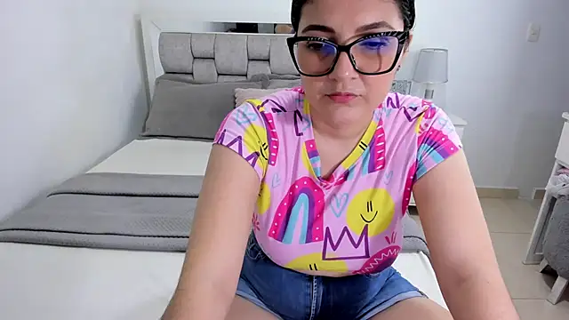 Camilaa bueno online show from August 8, 2026, 12:50 am