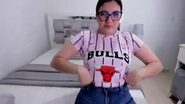 Camilaa bueno online show from June 24, 2026, 11:24 pm