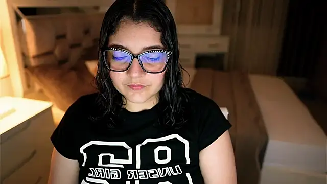 Camilaa bueno online show from November 5, 2025, 12:25 am