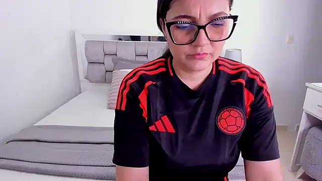 Camilaa bueno online show from June 29, 2026, 12:17 am