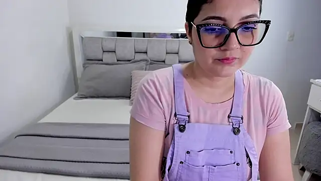 Camilaa bueno online show from July 13, 2026, 11:26 pm