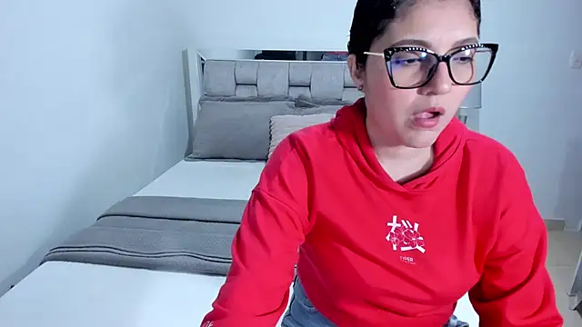 Camilaa bueno online show from July 24, 2026, 1:45 am
