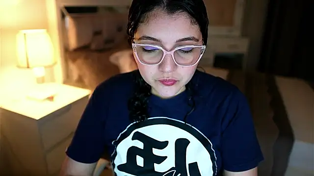 Camilaa bueno online show from February 16, 2026, 11:35 pm