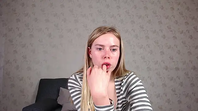 sofiaa here online show from May 26, 2026, 11:58 pm
