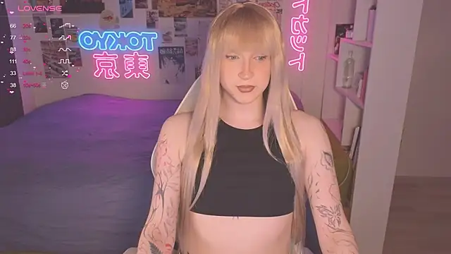 p1nkvenom online show from September 12, 2025, 5:24 pm