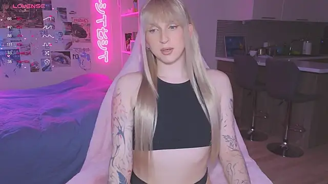 p1nkvenom online show from November 14, 2025, 2:32 pm