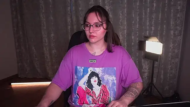 Snapshot of Hoot_owl_cb chatting on March 31, 2026, 9:33 am Hoot owl cb online show from March 31, 2026, 9:33 am